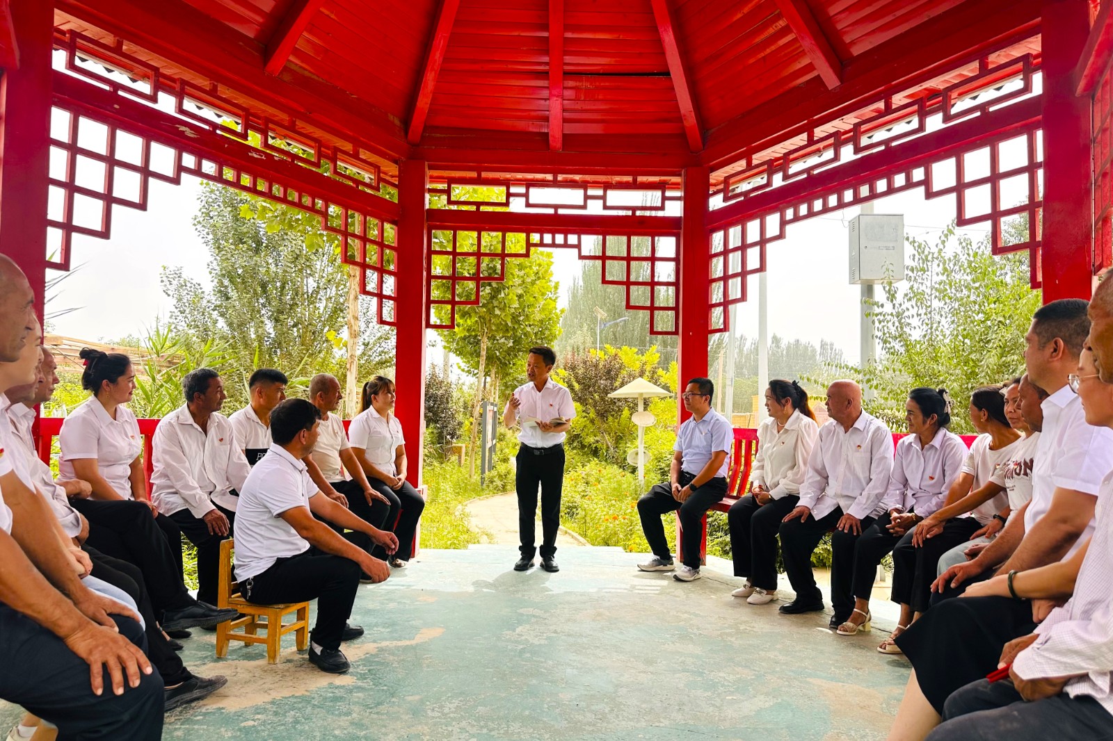 工作隊員上黨課